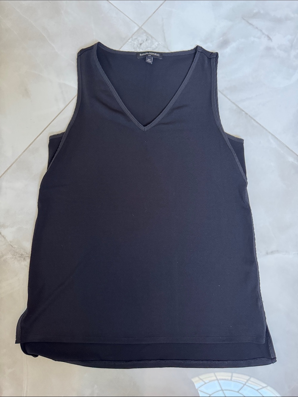 Banana Republic Women's Black V-Neck Tank Top
